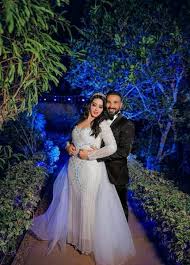 الثنائي سمية الخشاب واحمد سعد انشغلا في الفترة الاخيرة بقصة غرامهما والتأكيد عليها بعد زفافهما من خلال تبادل رسائل الحب والصور الرومانسية لهما، الا أن الممثلة المصرية قررت في الساعات الماضية الكشف للجمهور عن الجانب الآخر. Ù…Ù† ÙŠØ³Ø±Ø¨ Ø£Ø®Ø¨Ø§Ø± ØªØ±Ùƒ Ø³Ù…ÙŠØ© Ø§Ù„Ø®Ø´Ø§Ø¨ Ù„Ù…Ù†Ø²Ù„ Ø§Ù„Ø²ÙˆØ¬ÙŠØ© Ø¨Ø¹Ø¯ Ø®Ù„Ø§ÙØ§ØªÙ‡Ø§ Ù…Ø¹ Ø£Ø­Ù…Ø¯ Ø³Ø¹Ø¯ Ù…Ø¬Ù„Ø© Ù‡ÙŠ