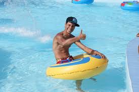 Sejour Les Pieds Dans L Eau En Camping Avec Piscine A Grasse