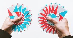 A must learn move, easy and effective. Top Moves And Flourishes That Beginners In Cardistry Should Learn Playingcarddecks Com