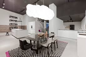 Unsere karte passen wir stets der aktuellen saison an. Der Italienische Mobelhersteller Poliform Eroffnet Ersten Deutschen Showroom In Berlin Mitte Kuche Architektur