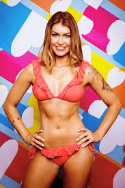 We designed the original love island logo and graphics kit for the show including text boxes, app assets, wipes and title stings. Love Island 2019 Das Sind Die Kandidaten Gala De