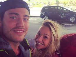 PHOTO. Cindy (Koh-Lanta) dévoile sa bague de fiançailles