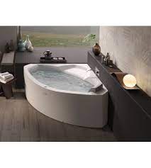 Nello scegliere la vasca occorre tenere presenti, oltre allo spazio disponibile, anche la resa estetica desiderata e le abitudini dei membri del. Vasca Ad Angolo Con Idromassaggio Jacuzzi Uma