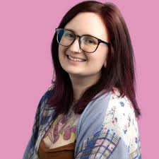 🚪From the moment she knocked