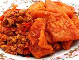 Untuk sambal goreng kali ini saya menggunakan kacang merah segar dan tahu yang telah tertarik dengan resep sambal goreng lainnya? Cara Membuat Sambal Goreng Krecek Jogja Resep Masakan Indonesia