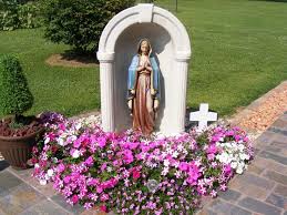 Virgin Mary Garden Grotto Buscar Con Google Marian Garden Prayer Garden Grotto Design