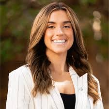 Isabella Crouch's Instagram, Twitter & Facebook