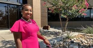 Graduada de MacArthur avanza hacia sus objetivos profesionales en el  distrito escolar de Irving