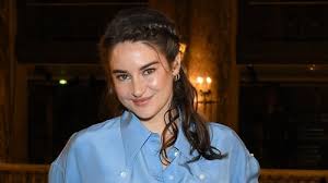 Shailene woodley and aaron rodgers initially chose not to talk about their engagement because of the possible response — and they don't regret holding back. Shailene Woodley Suffering From Debilitating Illness
