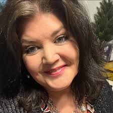 What are some recommendations for activities and attractions in Pigeon  Forge and Gatlinburg for teenagers?