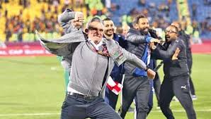 وقال كارتيرون في تصريحاات عبر برنامج زملكاوي المُذاع عبر قناة الزمالك: Ø£Ø®Ø¨Ø§Ø± Ù†Ø§Ø¯ÙŠ Ø§Ù„Ø²Ù…Ø§Ù„Ùƒ Ø¨Ø§ØªØ±ÙŠØ³ ÙƒØ§Ø±ØªÙŠØ±ÙˆÙ† Ù…Ù† Ø§Ù„Ù‡Ø±ÙˆØ¨ ÙˆØªÙˆØ±ÙŠØ· Ø§Ù„Ø²Ù…Ø§Ù„Ùƒ Ø¥Ù„Ù‰ Ø·ÙˆÙ‚ Ø§Ù„Ù†Ø¬Ø§Ø© Ø³Ø¨ÙˆØ±Øª 360