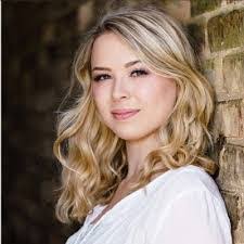 Lilly Hicks's Instagram, Twitter & Facebook