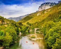 La région occitanie continue de développer ses services pour offrir à tous les moyens de s'informer et de se former. Occitanie De Vallees En Villages Medievaux