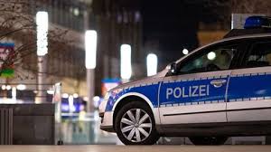 Die zahl der fälle steige um 64 prozent je woche und es müssten immer mehr patienten auf den intensivstationen behandelt werden, erklärt premierminister boris johnson. Da3wosrp6mswnm