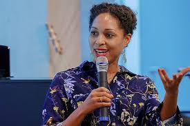 News anchor jana pareigis has spent her entire life being asked about her skin color and afro hair. Datei Jana Pareigis 39767612540 Jpg Wikipedia