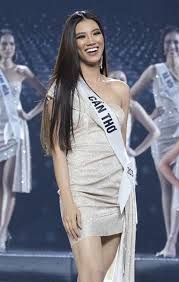 Người đẹp diện trang phục giản dị. Netizen Xon Xao Vá» Nhan Sáº¯c Ngay Cang Khac Láº¡ Cá»§a A Háº­u Kim Duyen