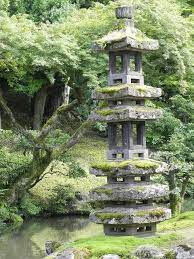 Kanazawa S Garden And Every Other Japanese Garden Has The Most Beautiful Pagoda Lanterns Japanese Garden Style Japan Garden Pagoda Garden