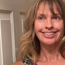 Amber Hanna (@eyeambist)