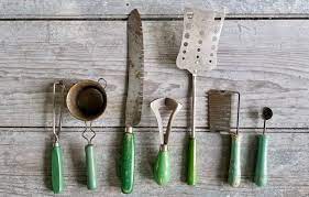 Vintage Bakelite Green Handle Kitchen Spatula Country Etsy Vintage Kitchen Utensils Vintage Bakelite Vintage Kitchenware