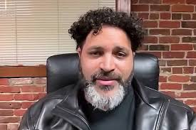 Darrin Bell, preso por pornografia infantil, lança HQ