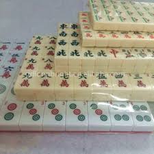The goal is to match tiles that are open to the sides. Color Pink Size 2 2cm Games Mahjong Chinese Mahjong Portable Mini Mahjong Travel Mahjong Set Leisure Chess Card Game 144 Sheets Traditional Games Toys Games Psp Co Ir