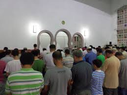 Solat berjemaah adalah fardhu kifayah bagi ummat islam dan ganjarannya adalah sehingga 27 kali ganda berbanding dengan solat bersendirian. Tarawih Simple English Wikipedia The Free Encyclopedia