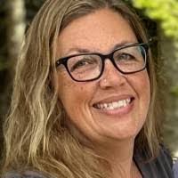 Jennifer Bunker's Instagram, Twitter & Facebook