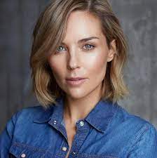 Tanya van graan is a very famous south african actress, singer and also a model. Tanya Van Graan Facebook