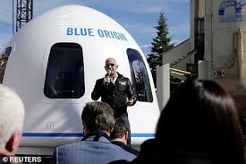 He is blue origin's first paying customer and replaces the anonymous auction winner. 18 Year Old Physics Student Takes Place Of 28m Auction Winner To Fly With Jeff Bezos To Space Daily Mail Online
