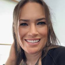 Profile for Angela Battle