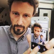 Damien Henry's Instagram, Twitter & Facebook