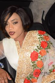 Sokhna Aida Diallo "guide religieuse" sème la polémique: Des Sénégalais se  déchainent sur elle