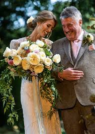 Content provided courteous of david austin wedding roses. An English Country Wedding By David Austin Wedding Roses Flirty Fleurs The Florist Blog Inspiration For Floral Designers