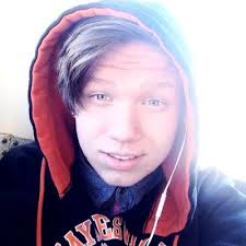 Eli Starr (@quincybeaney)