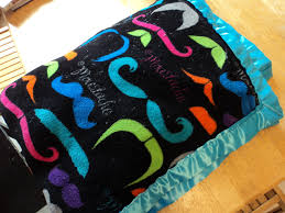 Fold blanket binding around corner so that a neatly mitered pleat is formed on the top and bottom at the corner and pin. Easy Fleece Blanket With Satin Edges 5 Steps With Pictures Instructables