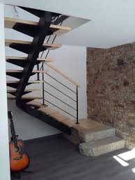 Escalier Metal Et Bois Limon Central Avec Limon Central Quart Tournant Milieu Escalier Escalier Contemporain Escalier Escalier Design