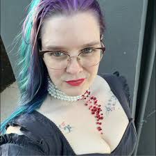 Gentle dog groomer for traumatized rescue golden retriever?