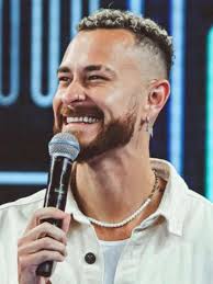 Fred Bruno se junta com marca para promover o esporte entre os jovens