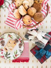Dealing with comfortable breakfast nook design, here are 20 incredibly stunning breakfast nook ideas that you'll fall in love with: 40 Christmas Table Decorations Festive Table Setting Ideas For Holiday Parties Hgtv