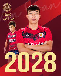 Công - 🤝 CLB CÔNG AN HÀ NỘI x HOÀNG VĂN TOẢN - 2028 ✓ ⭐️ Văn Toản cam kết tương lai lâu dài tại Công An Hà Nội đến năm 2028,