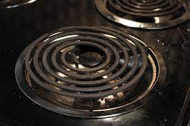 Sprinkle the baking soda thickly on the surface of the burners and drizzle the peroxide on them. How To Clean Electric Stove Burners Apartment Therapy