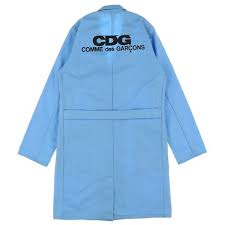 cdg logo shop coat kleding coat empty room shopping