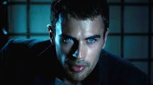 Theo James protagonizará la próxima 'Underworld'