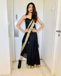 Shaheer sheikh & erica fernandes in kuch rang pyaar ke aise bhi. Erica Fernandes Or Drashti Dhami Who Slays Better In A Saree See Pictures