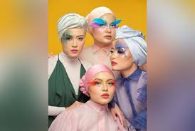 Nur syifa athirah binti amirol melvin merupakan seorang pelakon, pengacara, model dan usahawan wanita malaysia.1 memulakan kerjaya hiburan sebagai instafamous solekan,2 beliau ialah adik kepada syafiqa nur syifa athirah binti amirol melvin. Kekasih By The Melvins Jadi Fenomena