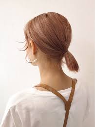 ボブ必見 ひとつ結びを極めよう 毎日のスタイルから結婚式ヘアまで hair オレンジ ヘアカラー ヘアスタイリング ひとつ結び ボブ