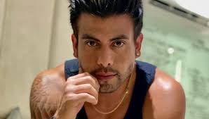 Actor, músico, productor y director ecuatoriano, actualmente conductor. Jiqz9hctbtsj6m