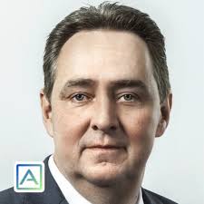 31 Transformation of an international mobility group with Sanchit  Khandelwal (Head of Group Digital Products @National Express) by AWAKE  Mobility Podcast