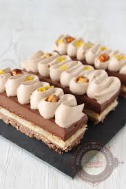 Entremets Chocola The Bergamote Et Gianduja Surprises Et Gourmandises En 2020 Dacquoise Noisette Cremeux Chocolat Recette Entremet