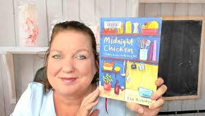 Midnight Chicken: & Other Recipes Worth Living For: Risbridger, Ella,  Cunningham, Elisa: 9781408867761: Amazon.com: Books